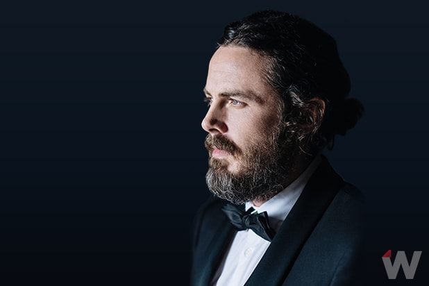 Nonton film Casey Affleck on Being Learning to Love Awards Season sub indo